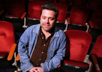Huntington Theatre artistic leader Peter DuBois resigns after inquiry