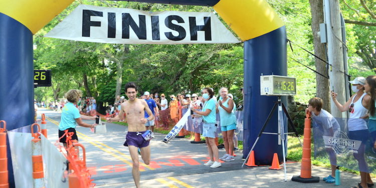 Fleet Feet and Lots of Heat at Chilmark Road Race