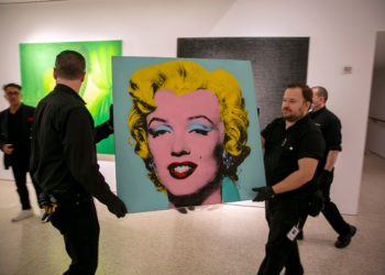 Warhol’s ‘Marilyn’ auction nabs $195M; most for US artist