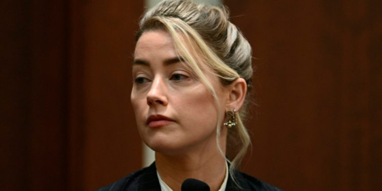 Amber Heard cross-examined about fights with Johnny Depp