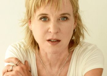 Witness the off-kilter alt rock stylings of Throwing Muses’ Kristin Hersh in Boston