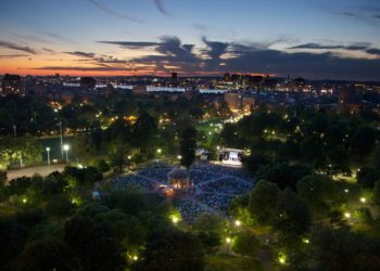 Watch Shakespeare under the stars on Boston Common