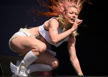 Wet Leg at Roadrunner Boston, Sept. 14, 2025